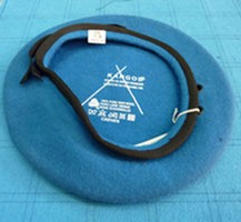 beret-biru